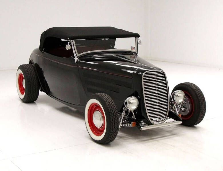 Clasiq - This 1934 Ford Roadster features a Wescott fiberglass body ...