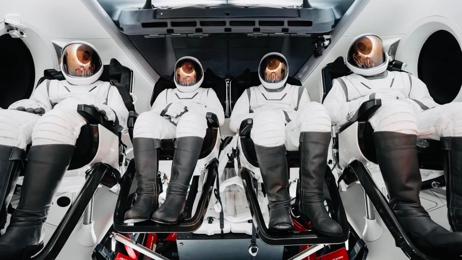 News from SpaceX SpaceX recently unveiled the XEVA Suit (SpaceX