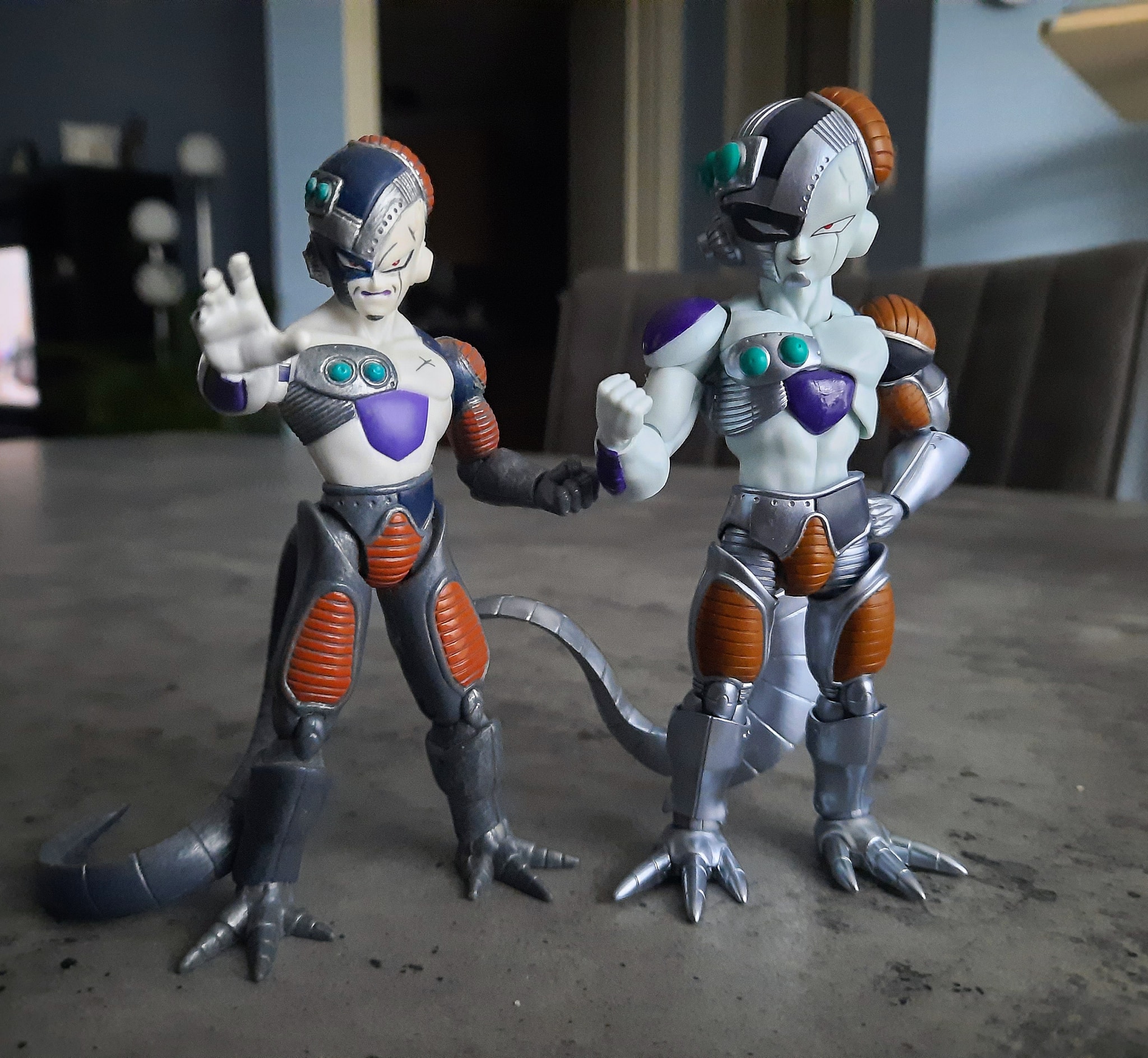 New SHF Mecha Frieza figure surpasses Jakks Pacific version