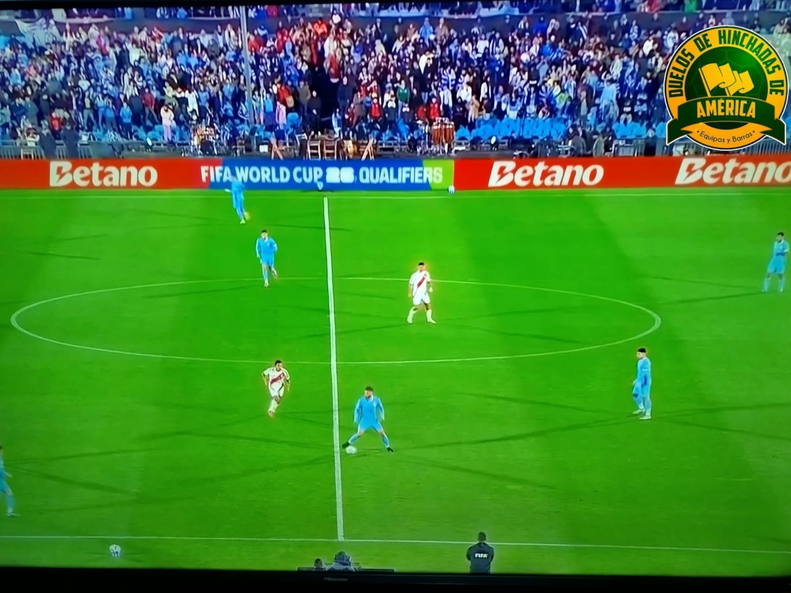 ⏰25' 1T Posición de balón... - Duelos de Hinchadas de América | Facebook