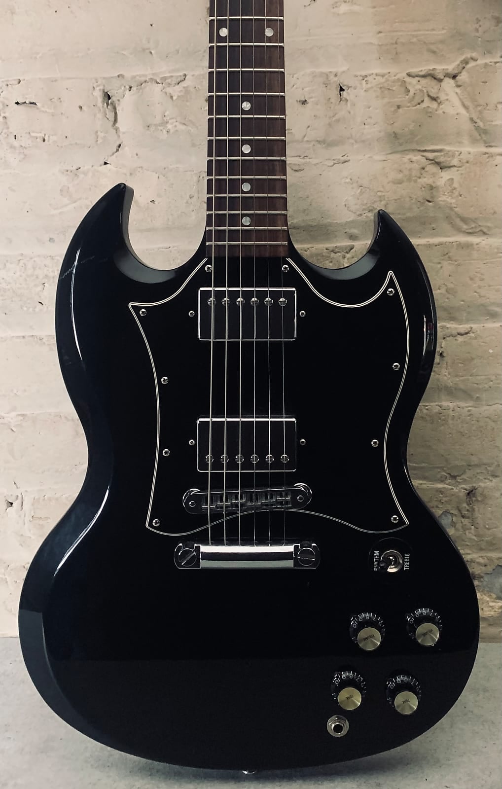 What information is available on the 2003 Gibson SG Special ebony