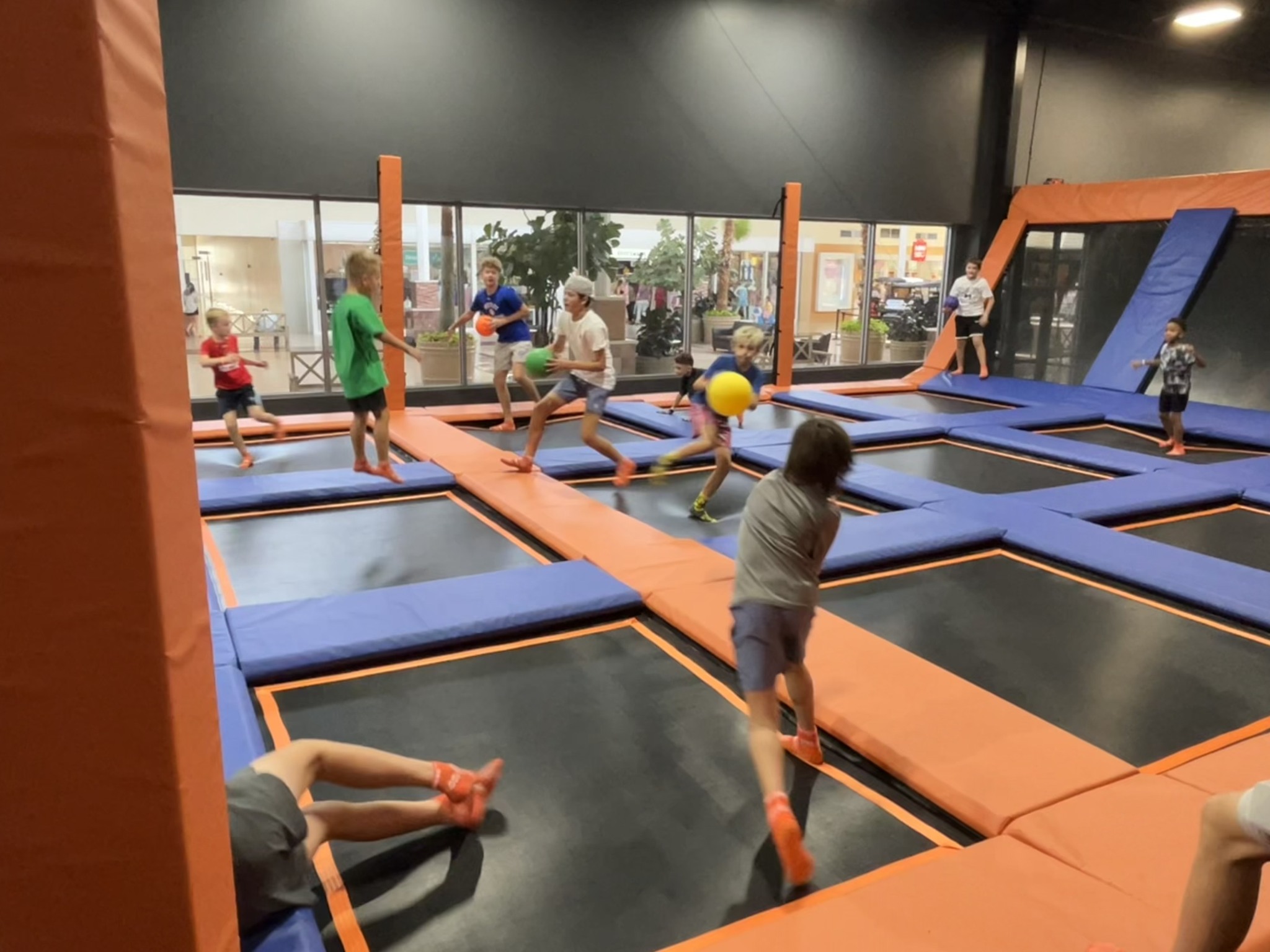 Edgewater Mall - 🎟️ Don’t forget! Sky Zone’s new... | Facebook