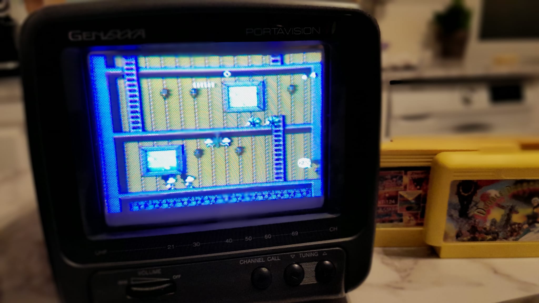 Genexxa Portavision 5 inch color screen