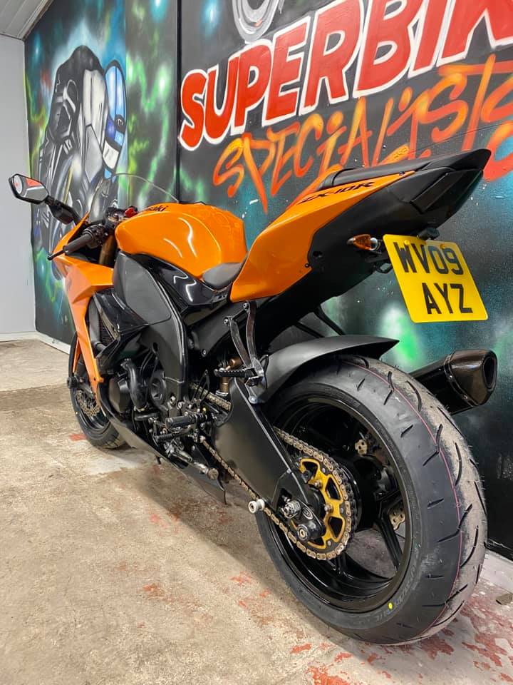 Kawasaki Ninja ZX10R E8F 2009 | 16,200 Miles | £5,290 The 2008