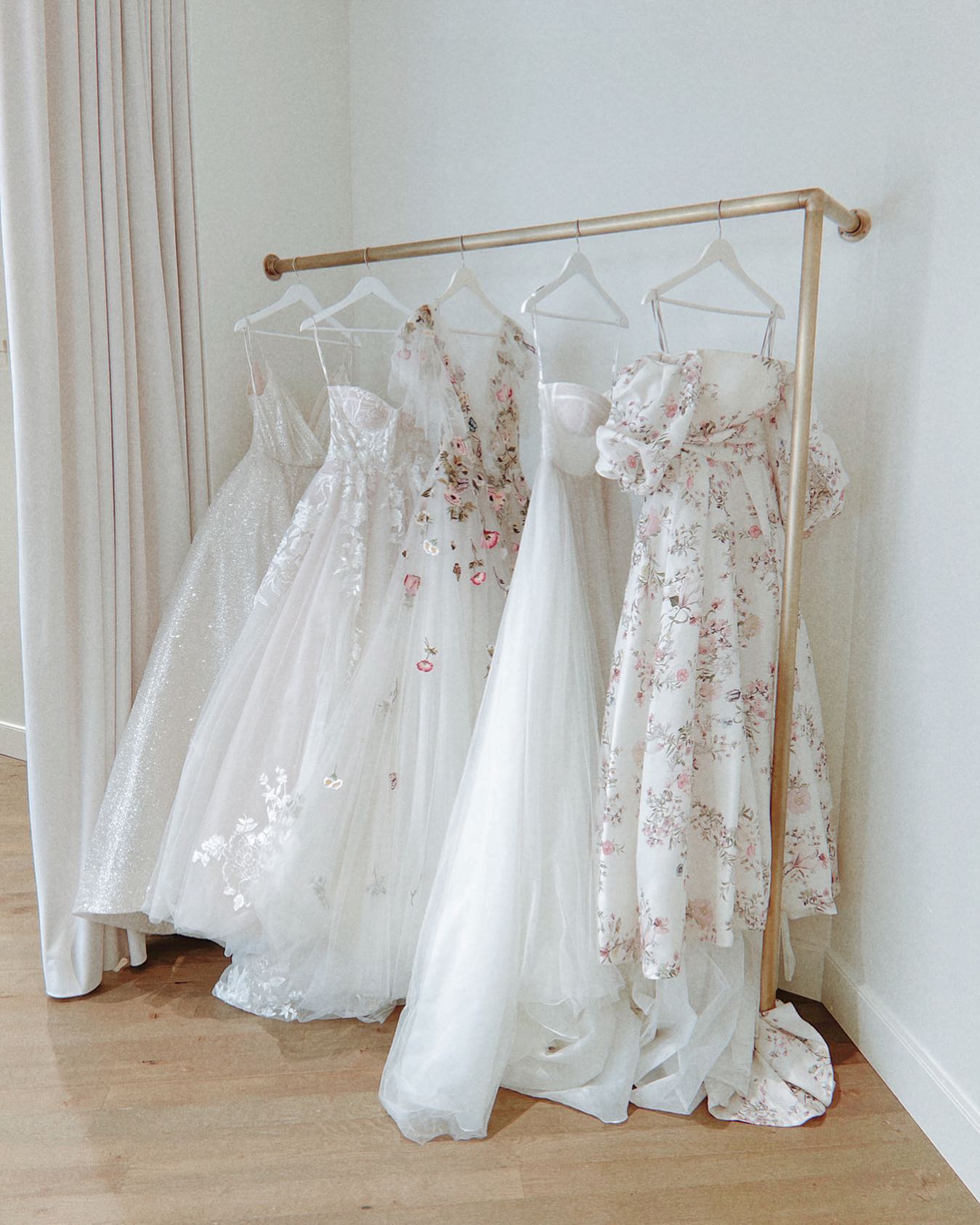 chinese dress ladies Darling with Helena Lace
