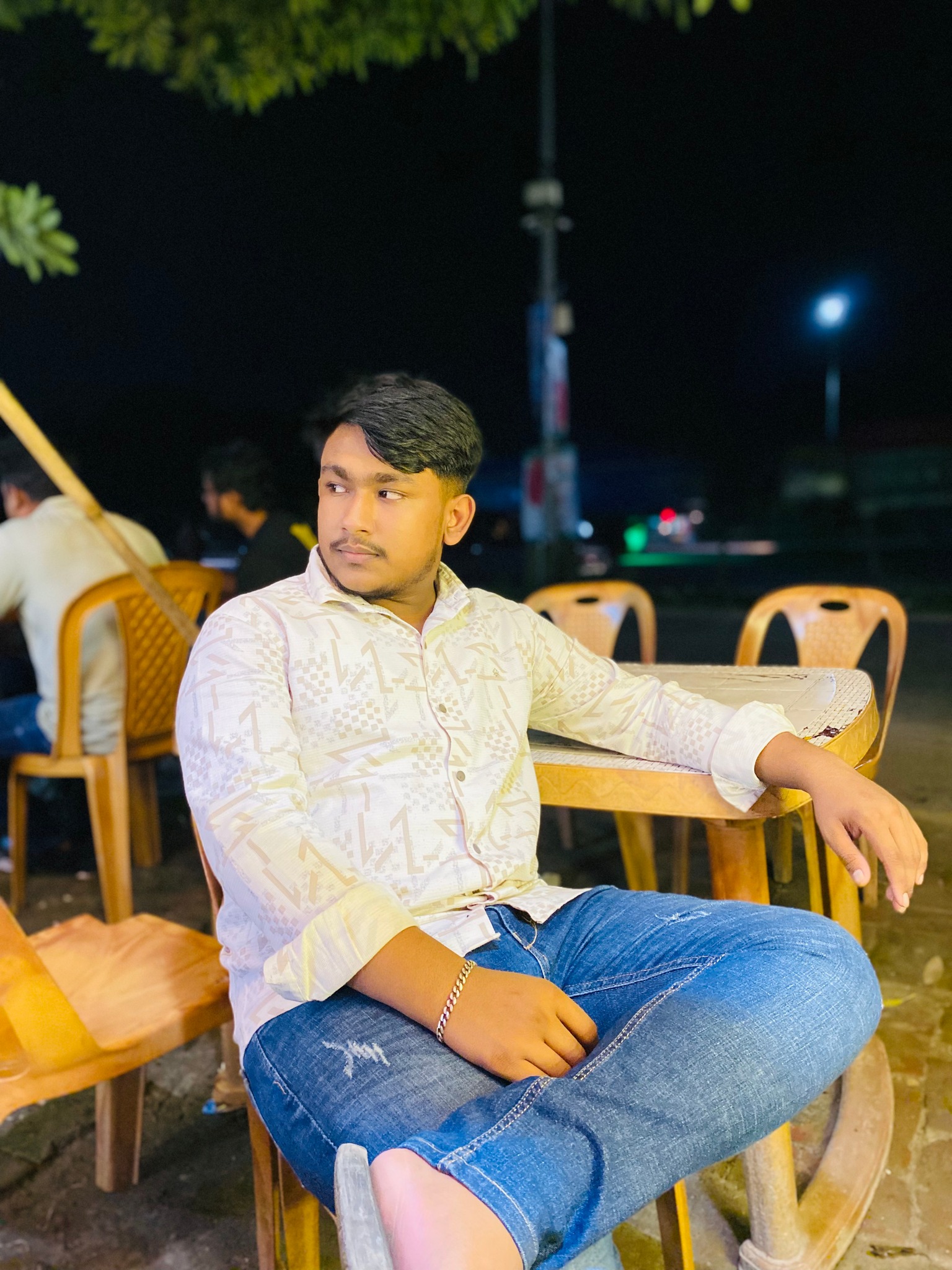 Md Azad