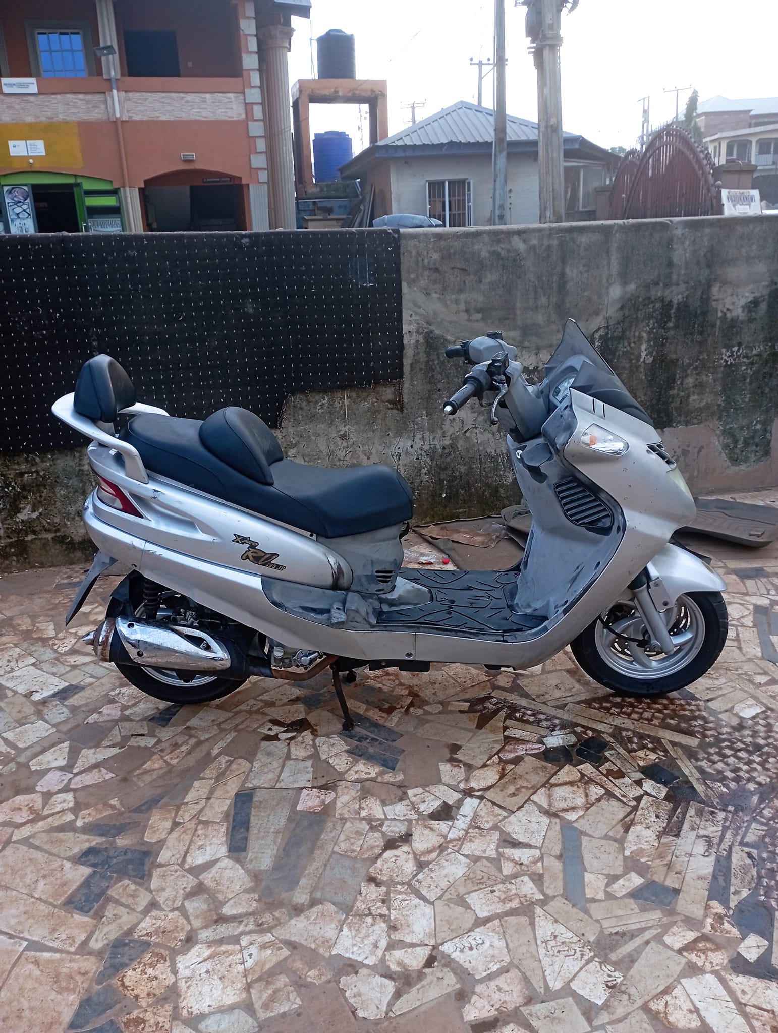 Newly arrived neatly foreign used SYM Xpro RV 125, nothing to fix 