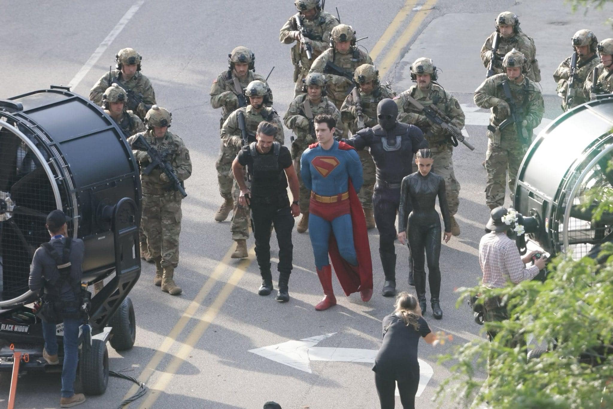 CineVerso - ¡BOMBA! Nuevas imágenes desde el set de #Superman donde ...