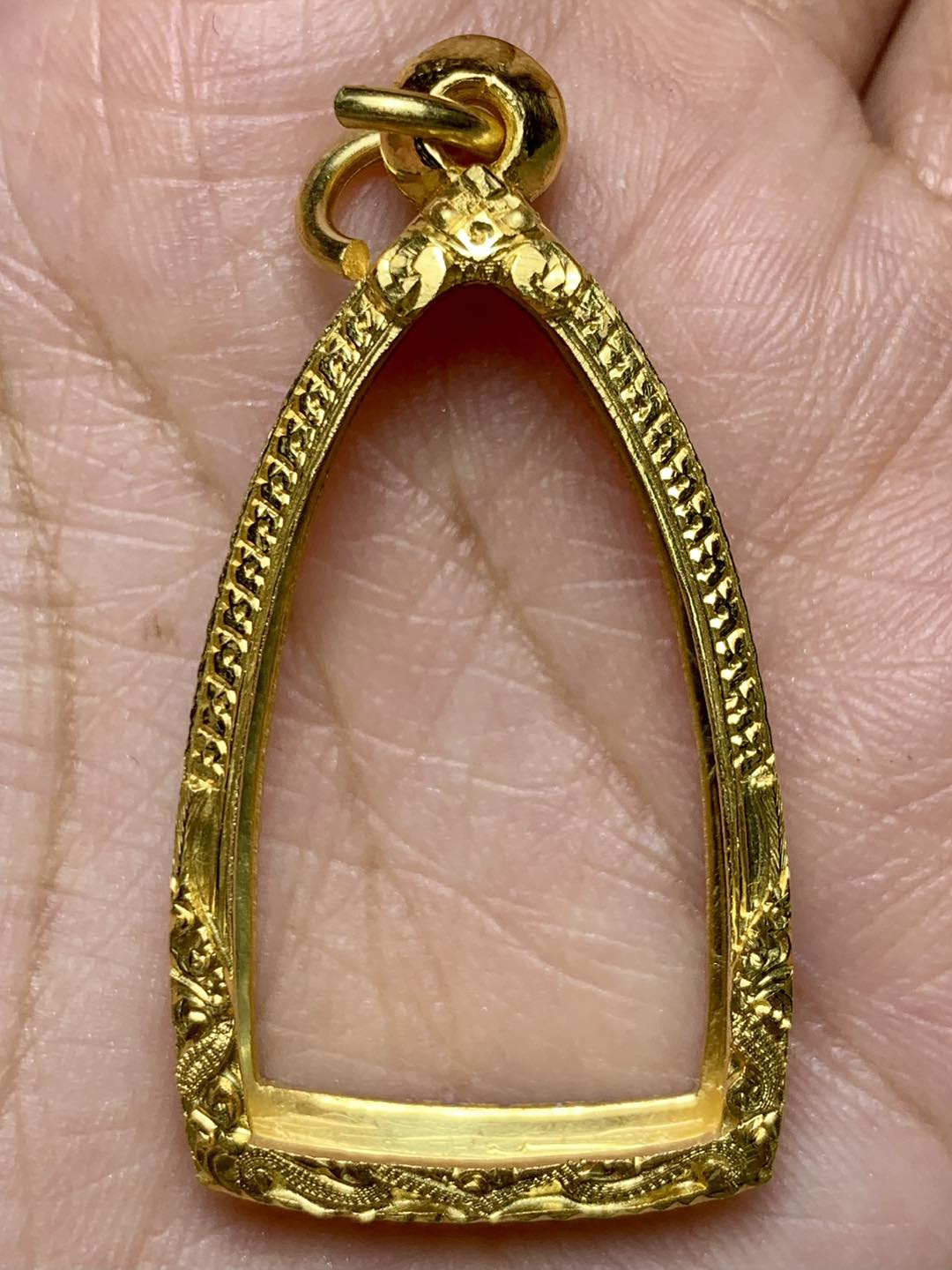 ตลับพระกริ่งไพรี... - ร้านตลับทองฐิติ - Gold Casing for Amulet | Facebook