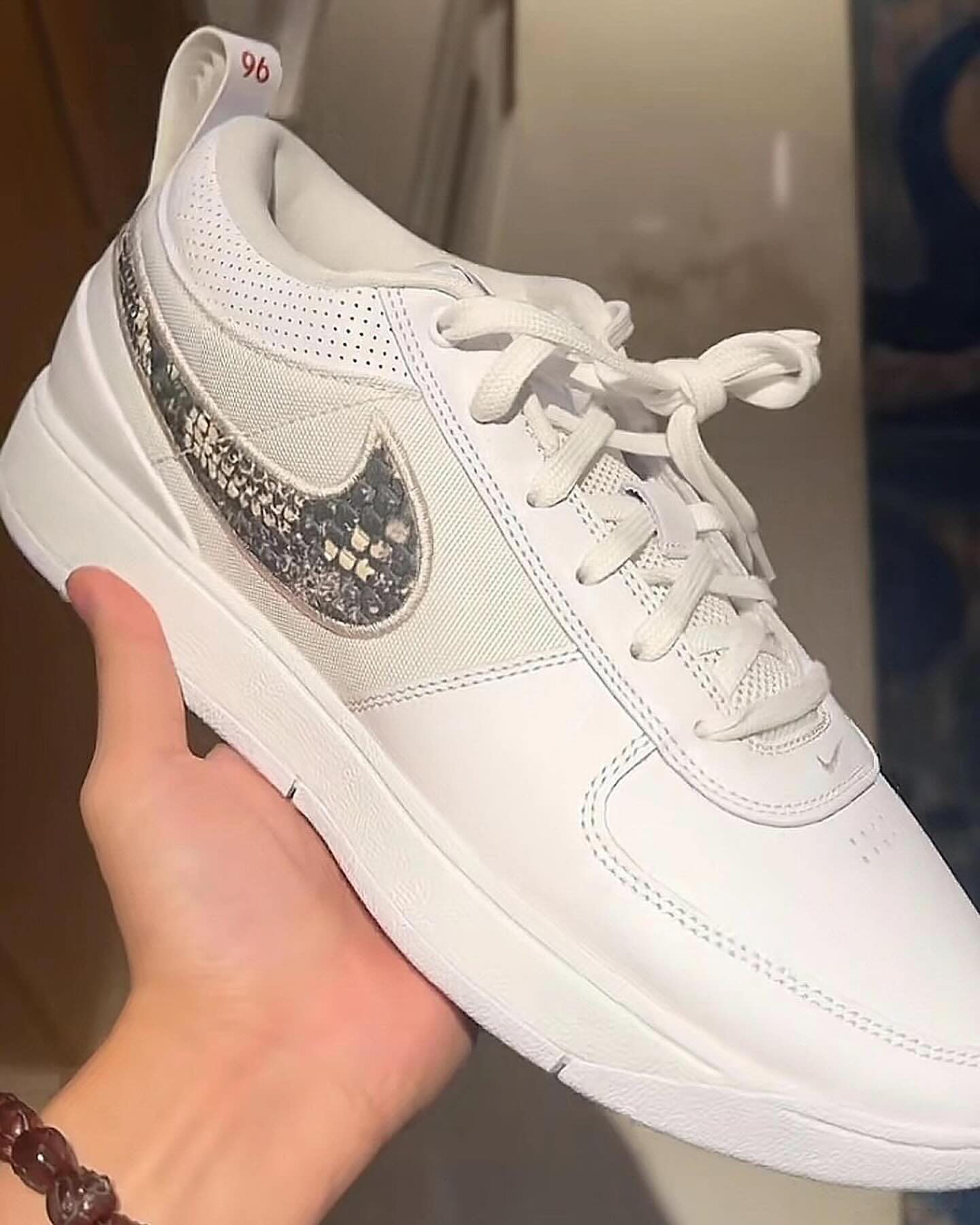 A first look at the upcoming “Rattlesnake” colorway of the Nike