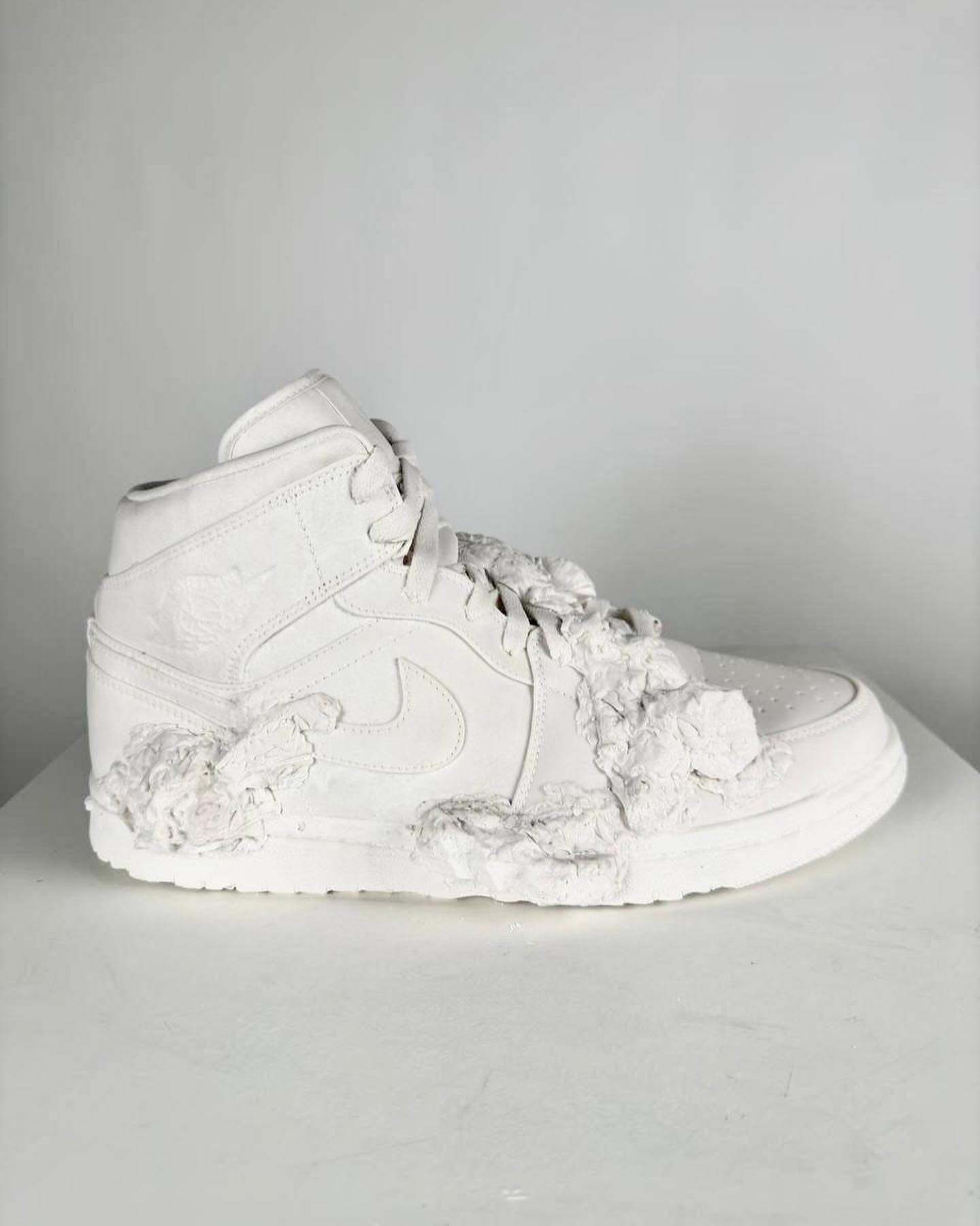 Introducing the NIKE AIR JORDAN 1 HIGH 85 SHADOW AND REVERSE