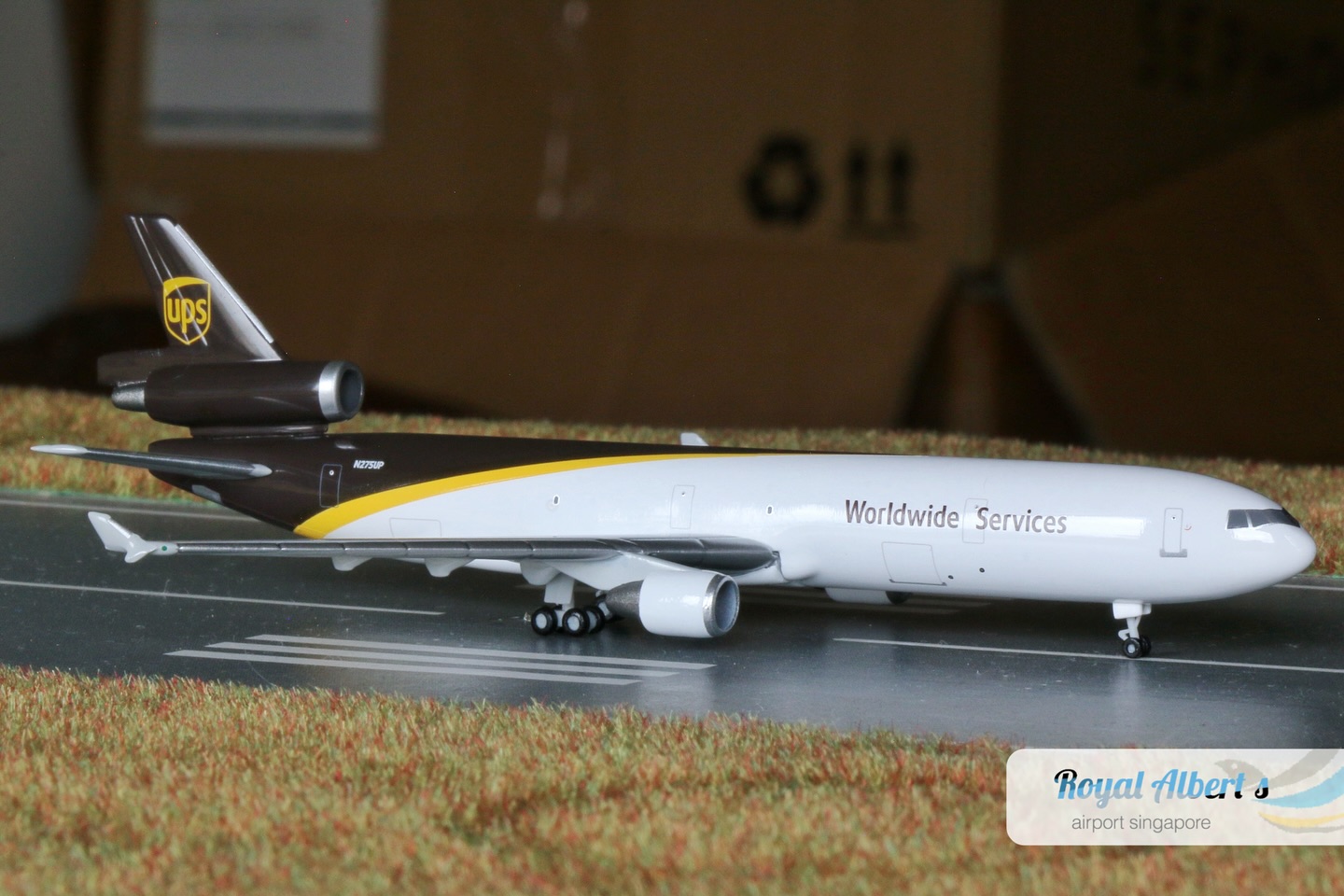 Papercraft model of UPS Airlines MD-11F