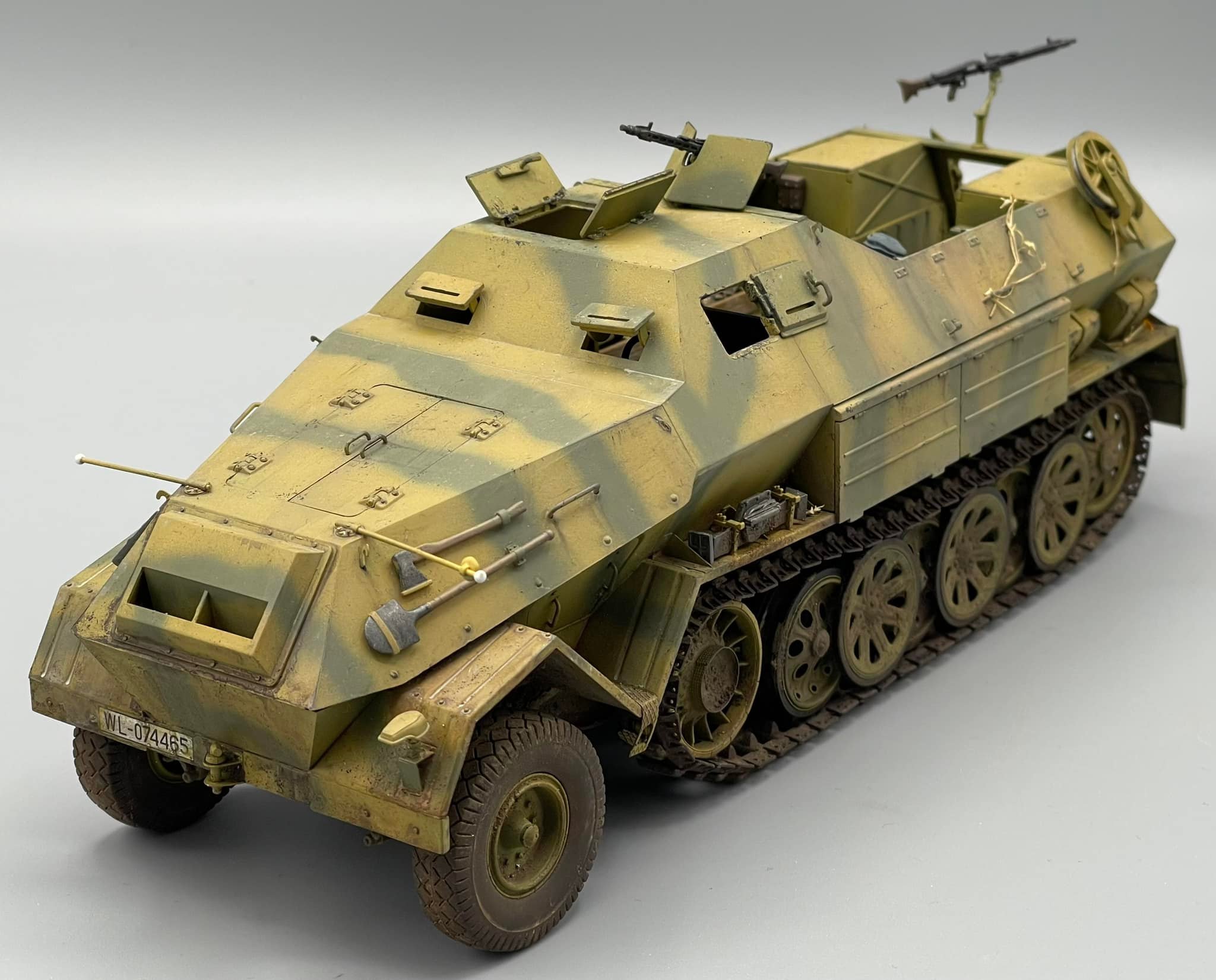 Building Trumpeter's SDKFZ 8 DB10 Gepanzerte 12t scale model