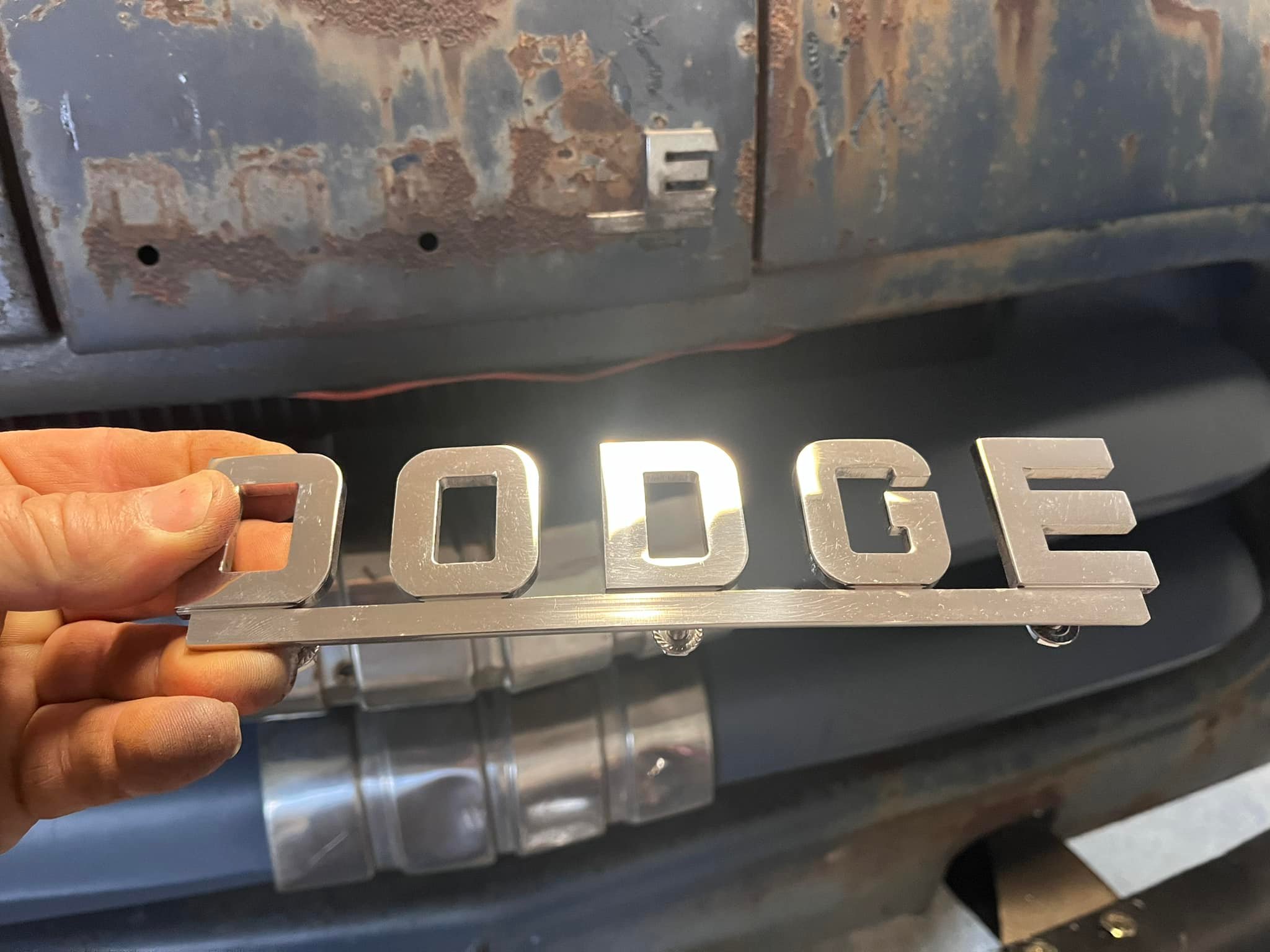 2-Piece Black Aluminum V6 Engine Emblem Badge Set For Fender Hood – Custom Fit