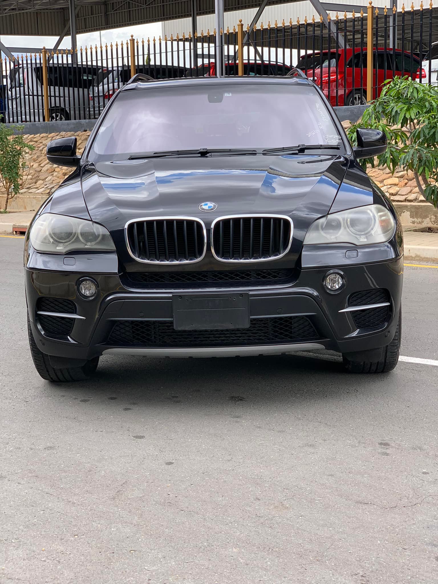 Price : N$ 265,000 Make : BMW Model : X5 Reg.Year, Month : 2011