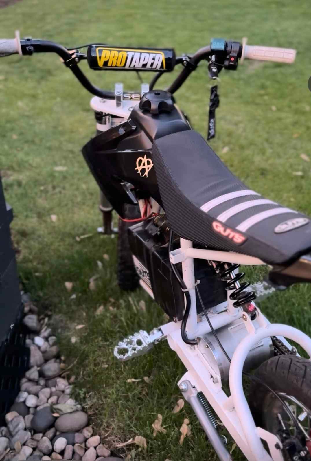 Modded Razor SX500 - 48V, 2000W, Talaria throttle, & more ...