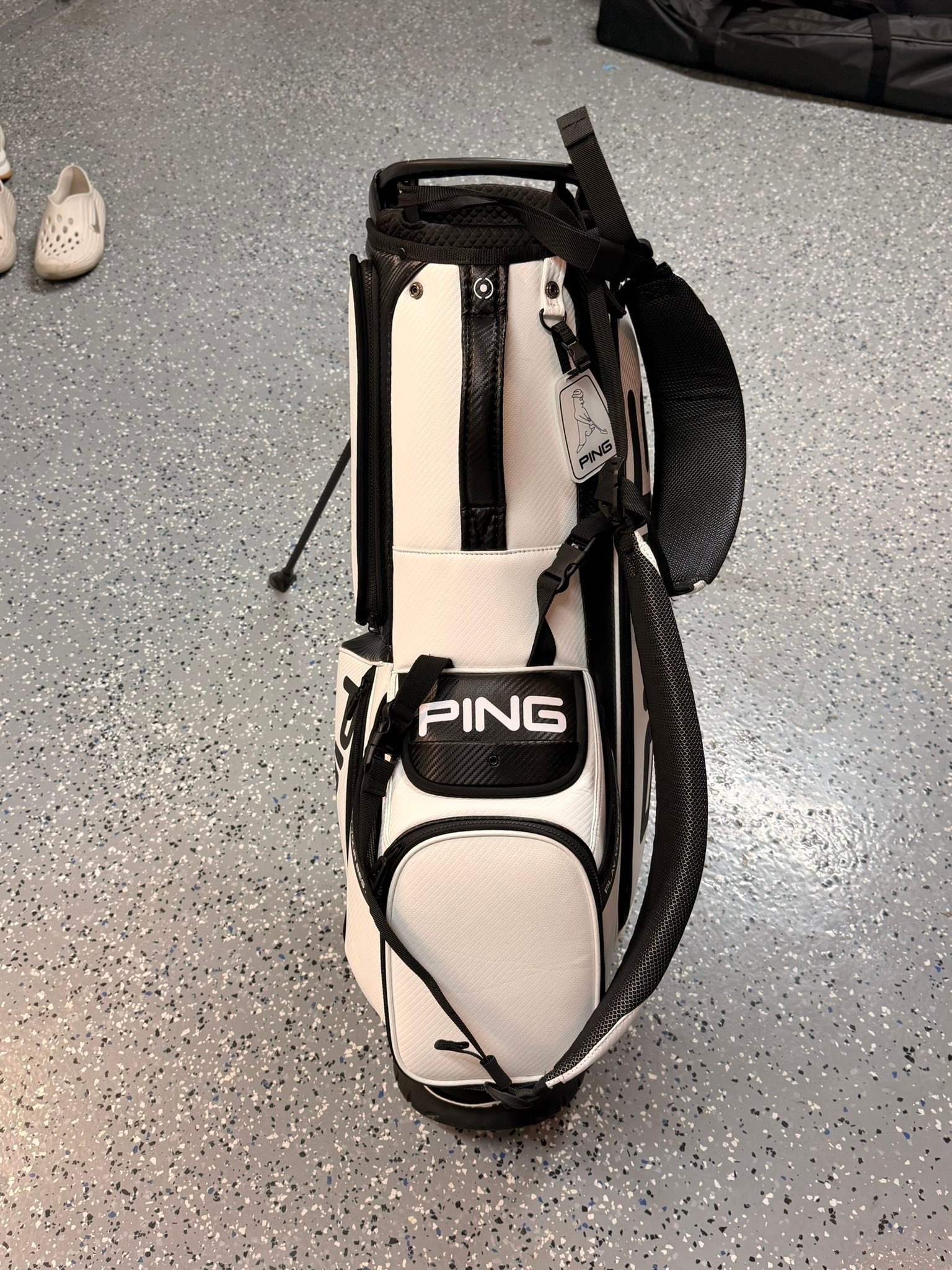 selling this Ping CB-P2307 Golf HOOFER TOUR Stand Club Bag White