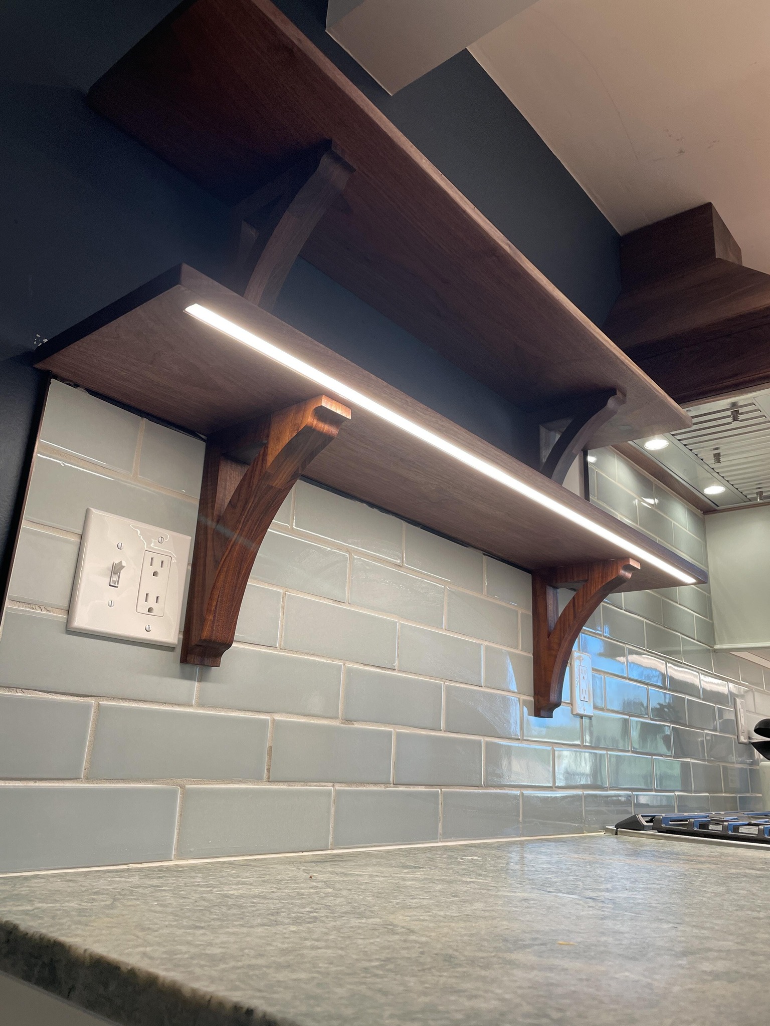 Waveform Lighting