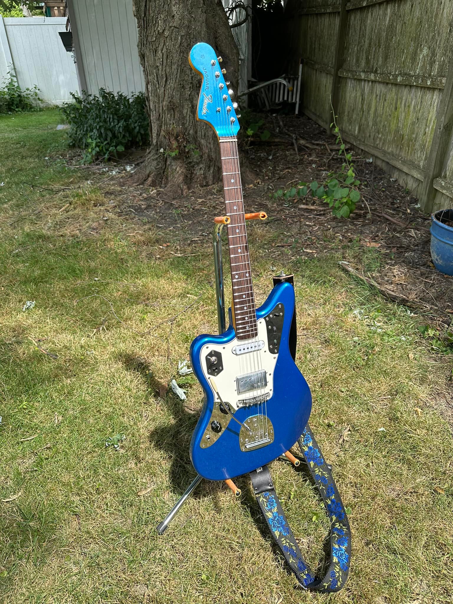 Fresh in on consignment: ca. 1995 Fender Jaguar with upgraded