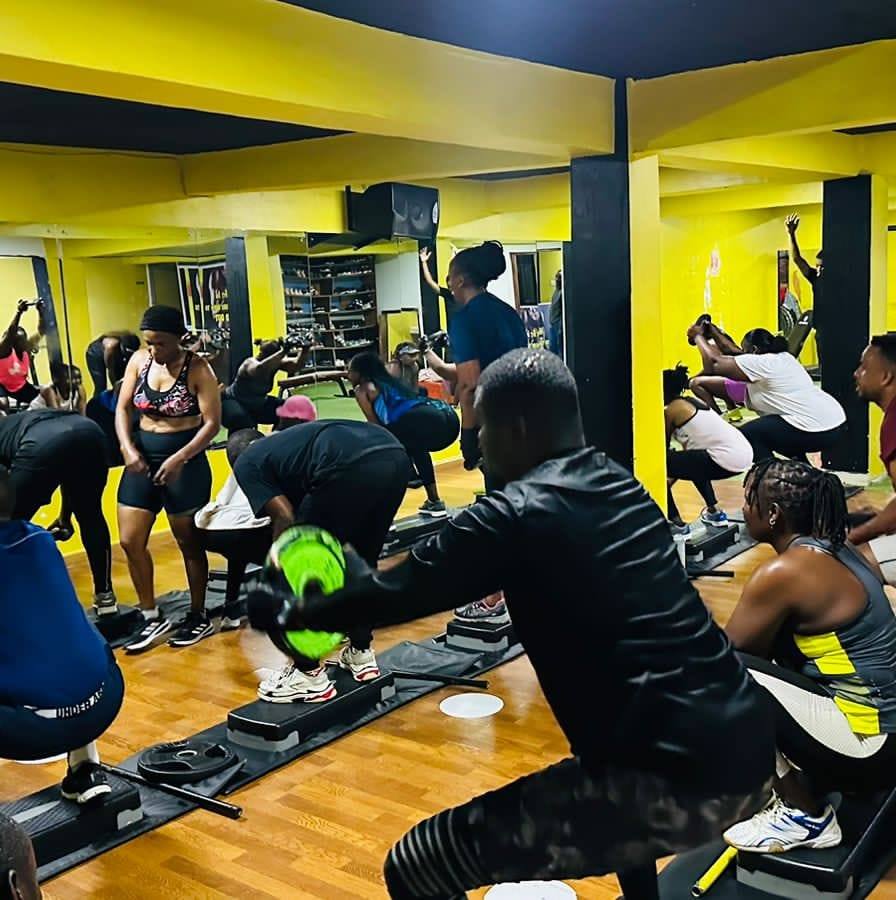 🔥 **ABS & LEGS PERSONAL TRAINING! 💪** Let’s push harder, stay focused ...