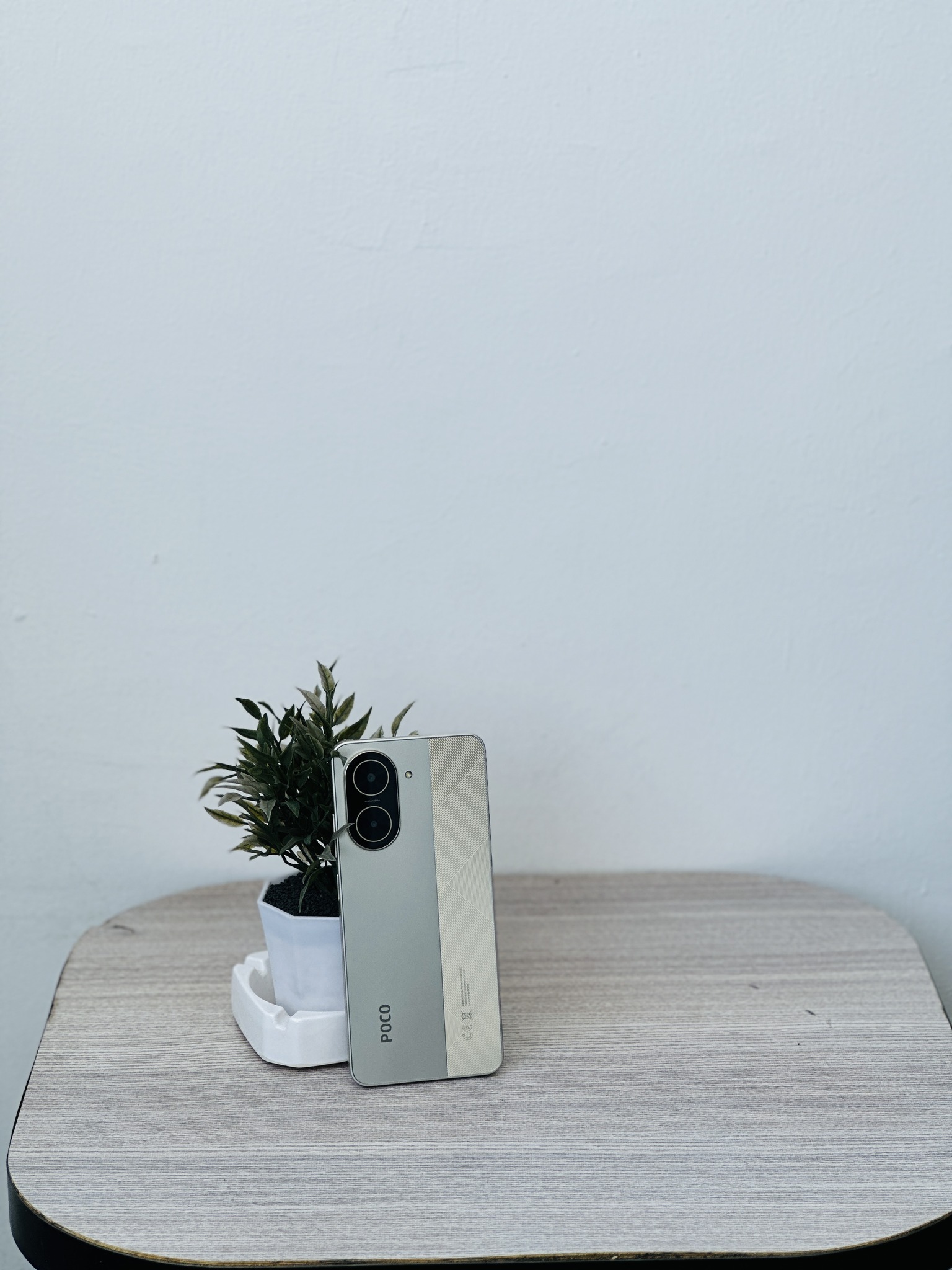 On a tight budget? The POCO C71 is your new best friend. It