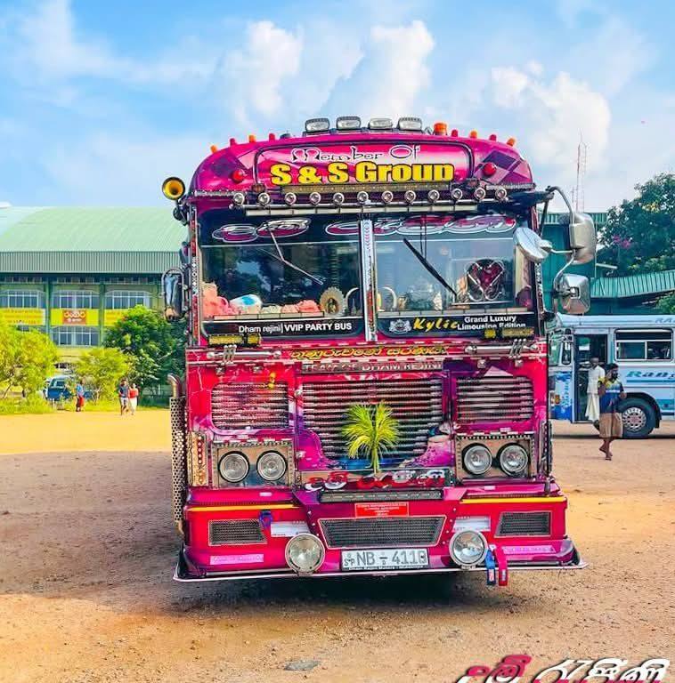 පැද්දී පැද්දී කදු නගින Dham Rejini 💖 Vs කුවේණි Royal Edition 🧡VVIP සැප ...