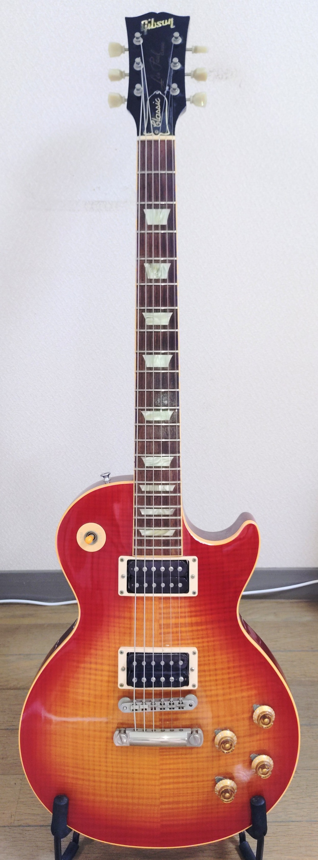 Now playing: 2000 Epiphone Japan Les Paul Standard LPS-90FB.