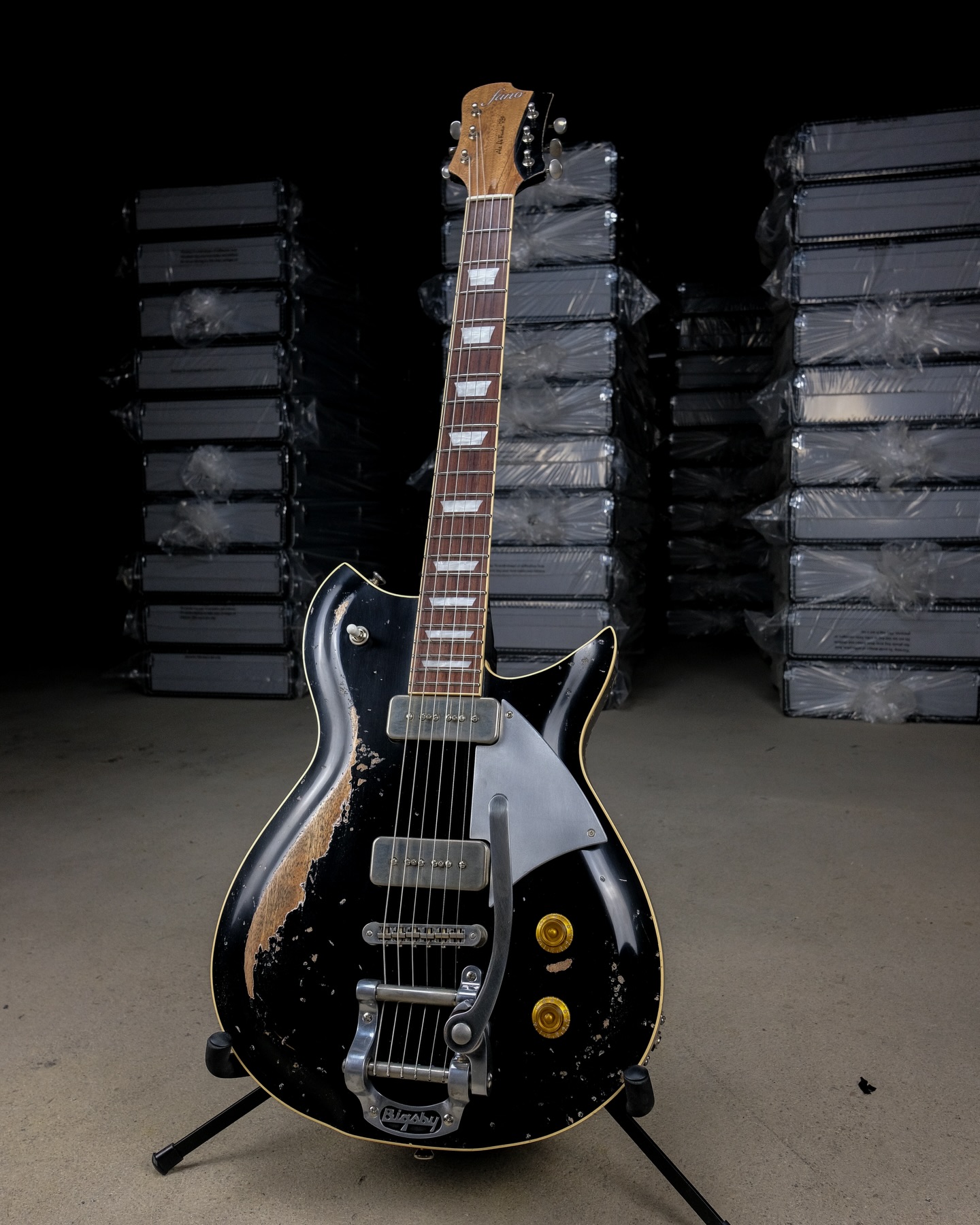 Alt de Facto RB6T in Honey Blonde, Built by @wes.fanoguitars 