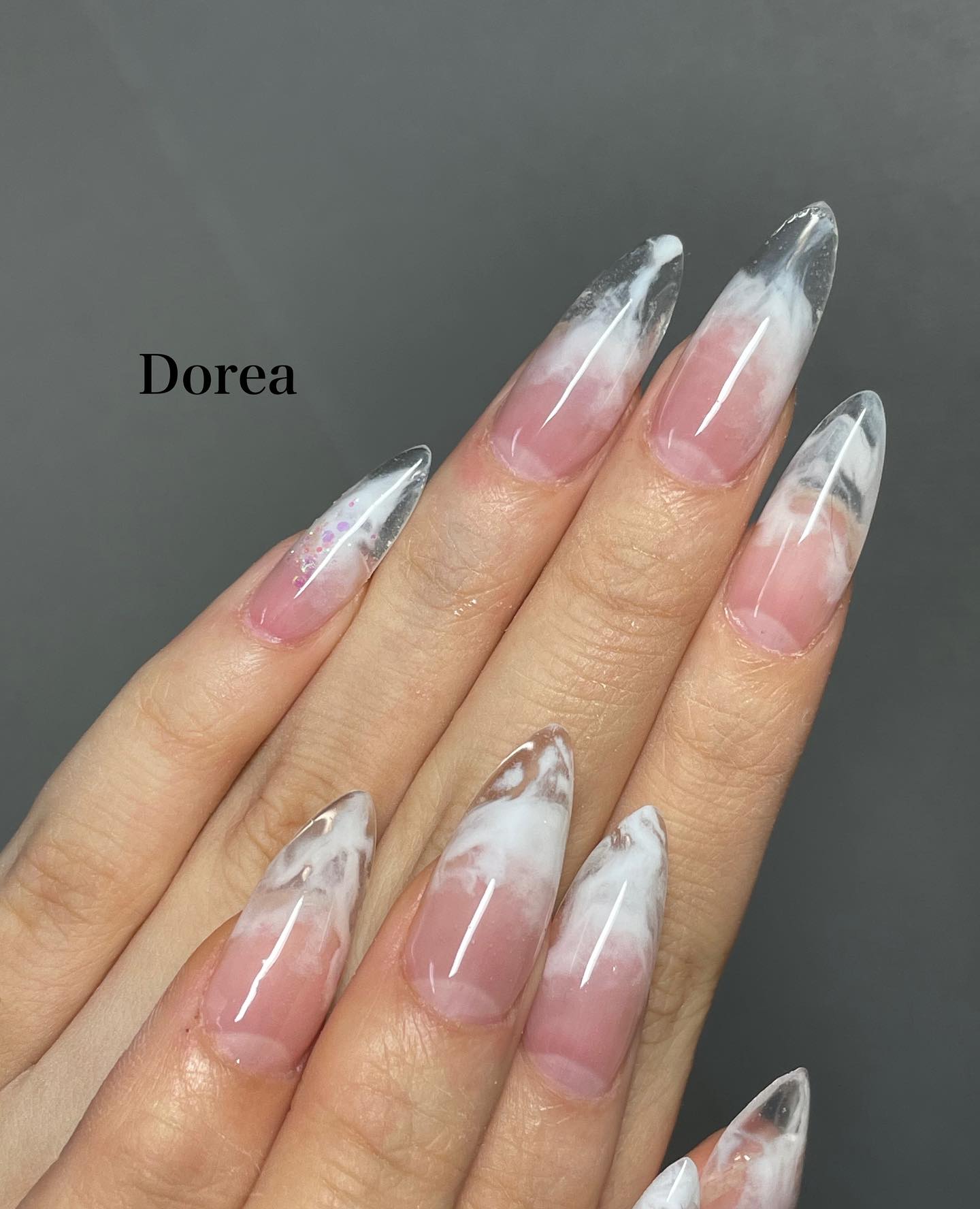 スカルプチュアネイル クリアと白 アイスクリア・コサックホワイト