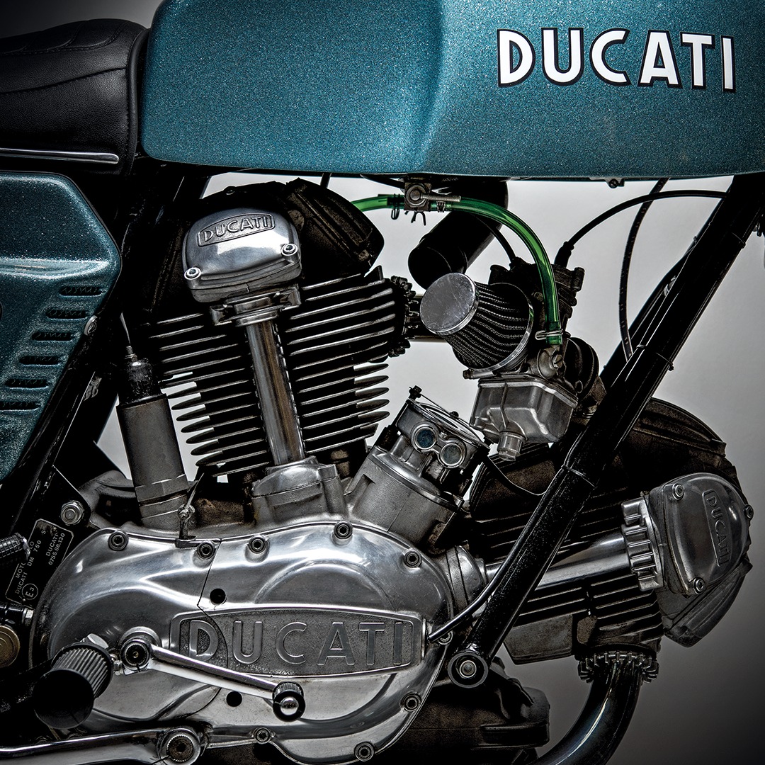Museo Ducati - 1988. Quella in foto è la Ducati 851 Tricolore, la madre ...
