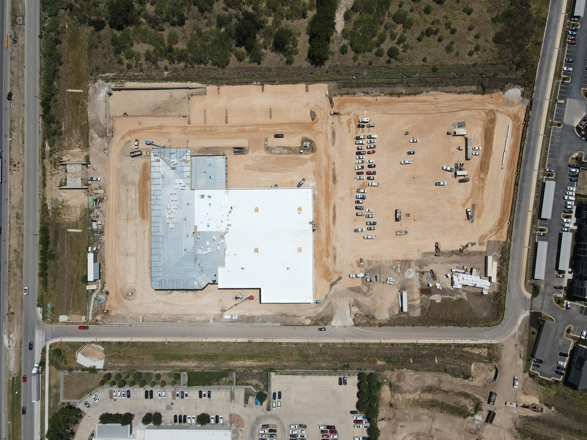 NAVCON GROUP - Updated progress photos of the new Mercedes...
