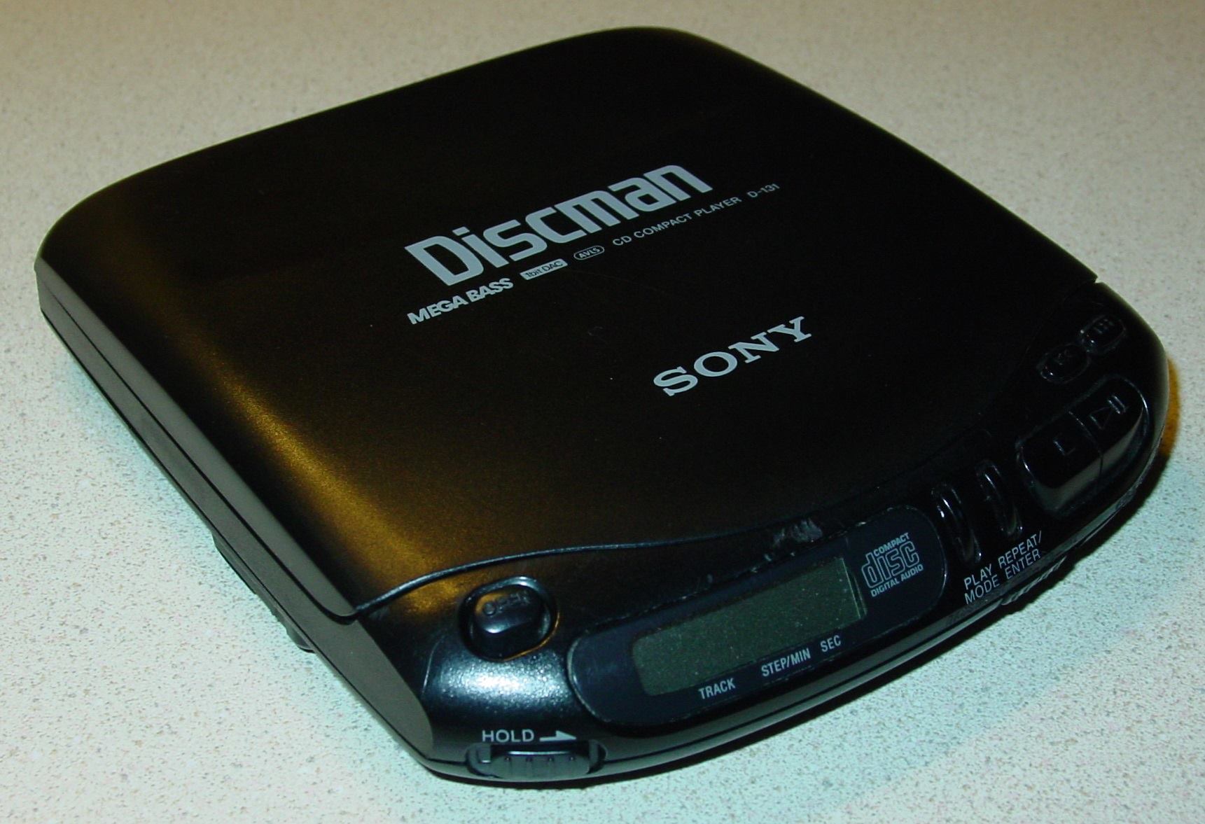 Sony - This D-131 is a classic Discman from around 1994. Overall