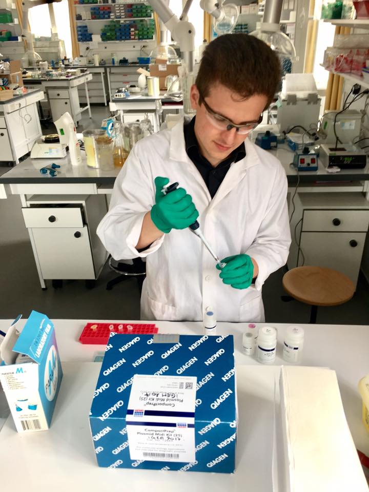 iGEM Pasteur - In the lab with Ersin Yilmaz: the King 👑 of... | Facebook