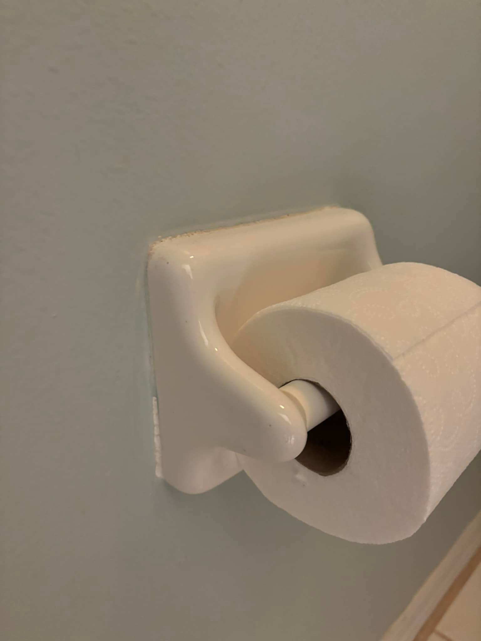 Venice White Toilet Roll Holder with Cover