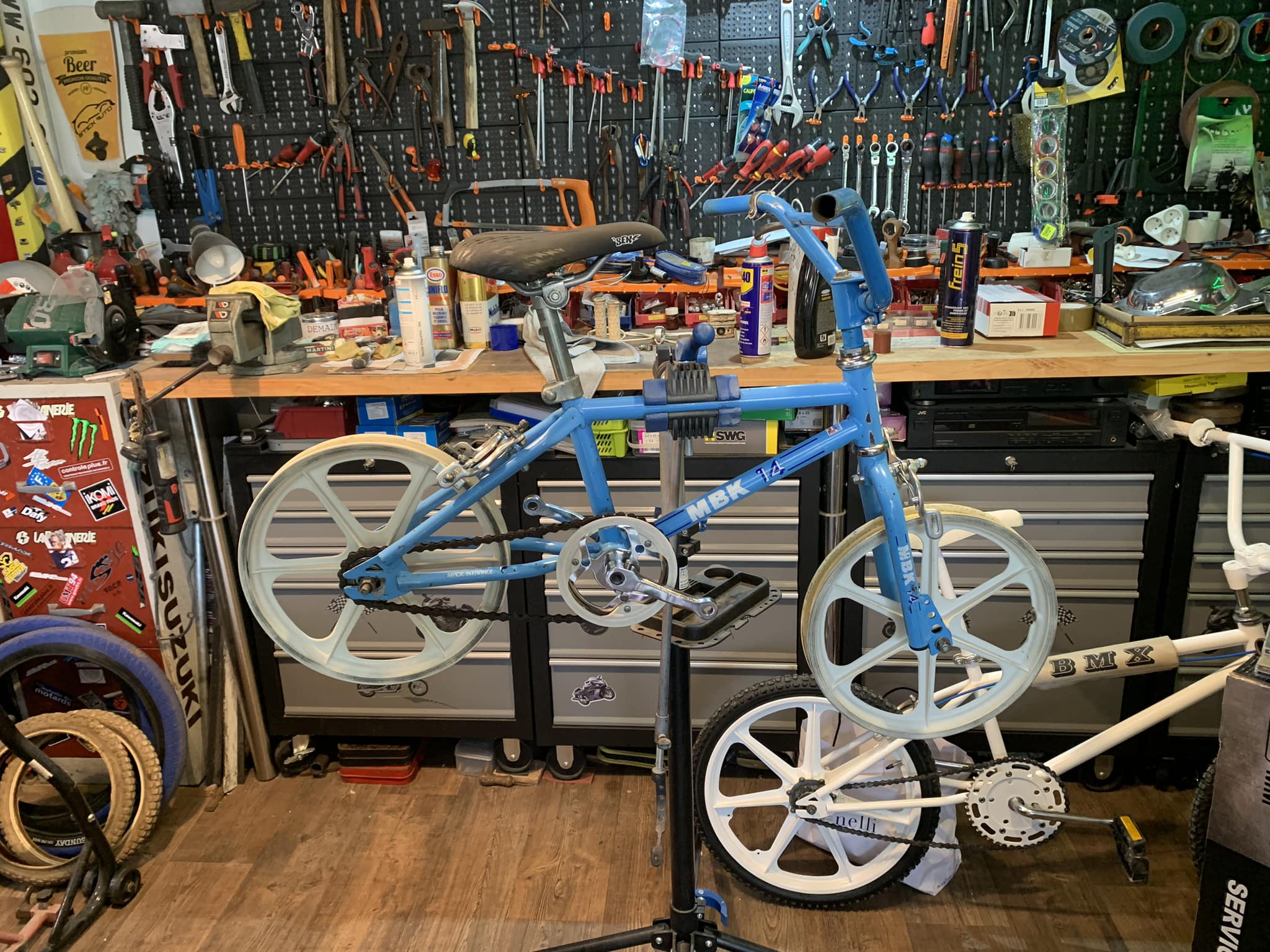 Frozen Vélo 14 pouces - Reines des Neiges 2 avec panier et porte-poupée pas cher