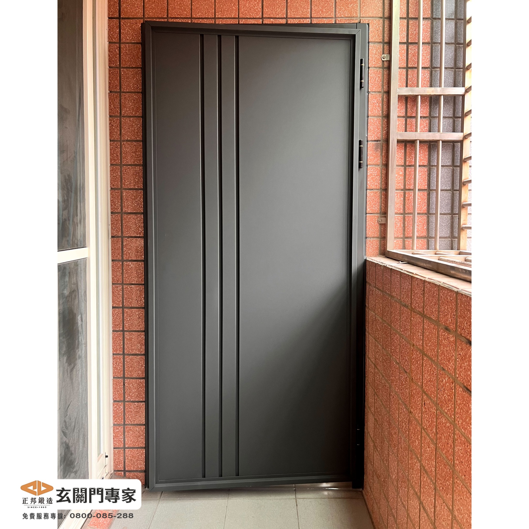 正邦鍛造 - 桃園中壢玄關門：包框換門 玄關門款式：C9B-2040 升級氣密隔音結構，3D無重力後鈕...