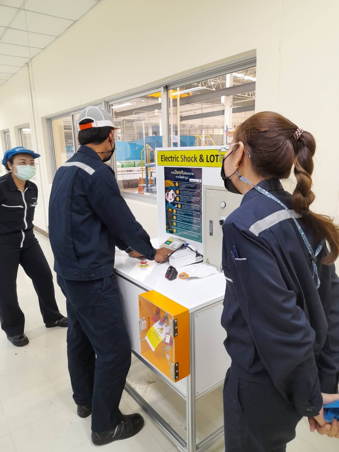 Safety Dojo - ถึงโรงงานลูกค้าเรียบร้อยอีก3เครื่อง...