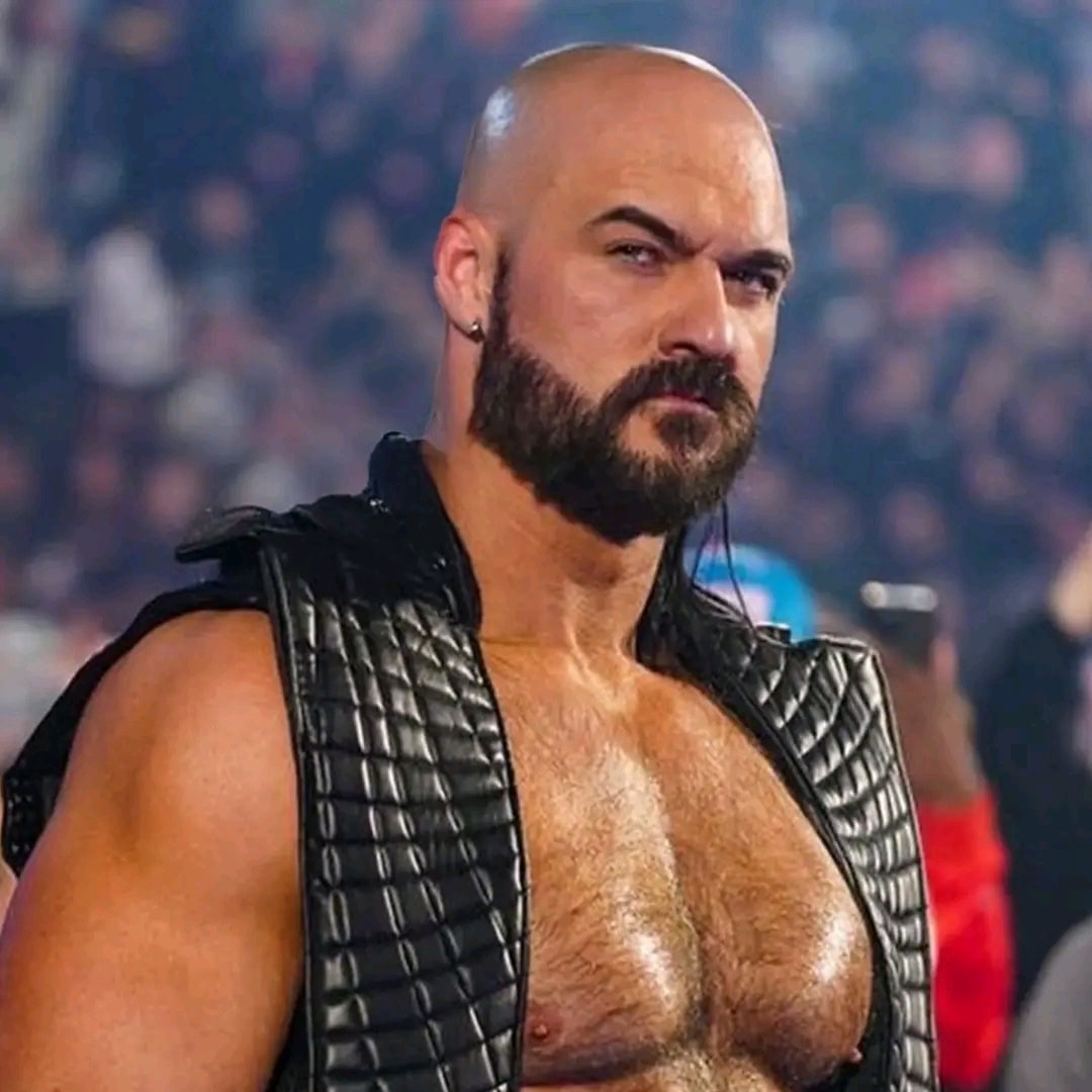 We Love WWE - We Love WWE added a new photo.