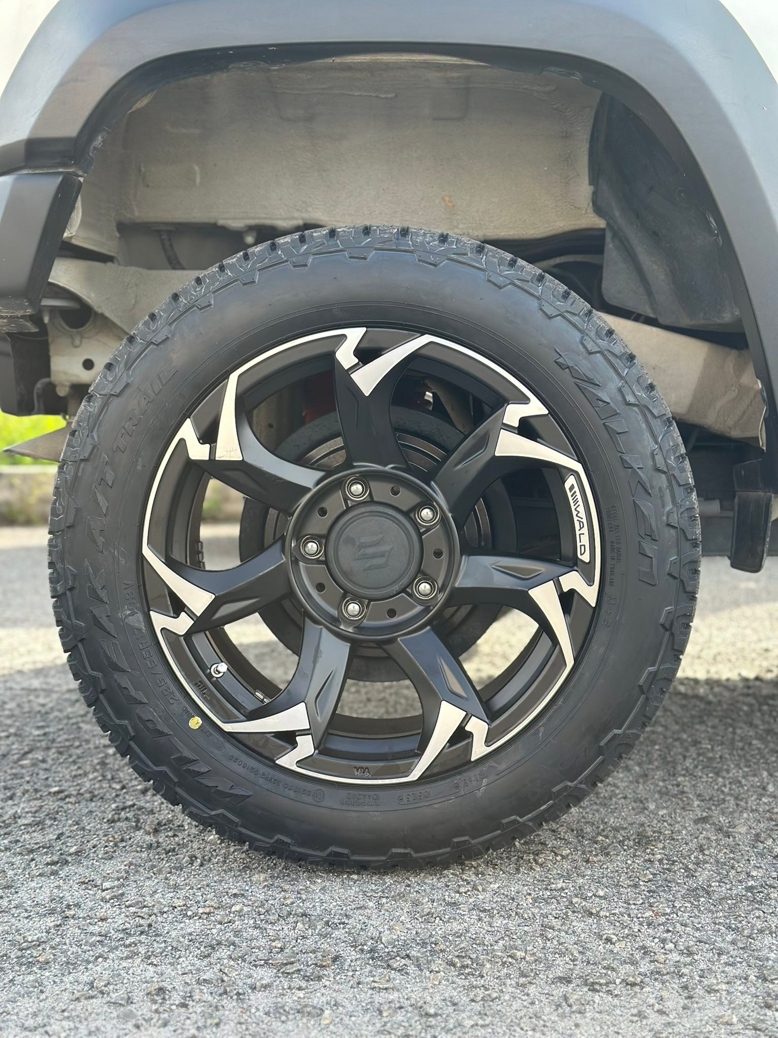 🥱This Jimny got tired of the usual look, so we took off the