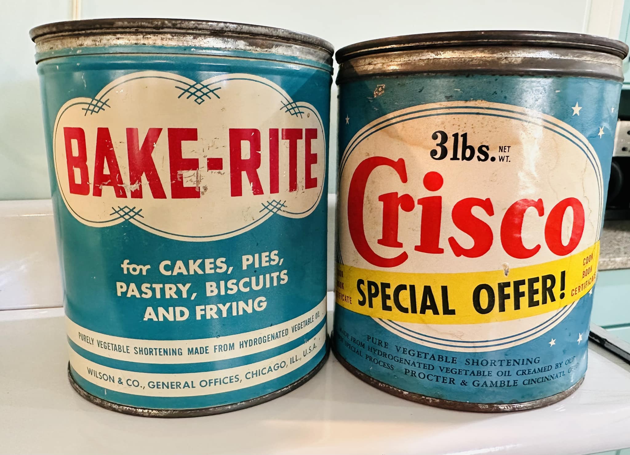 1959 CRISCO CAN! Love seeing the coupons on the old shortening cans!
