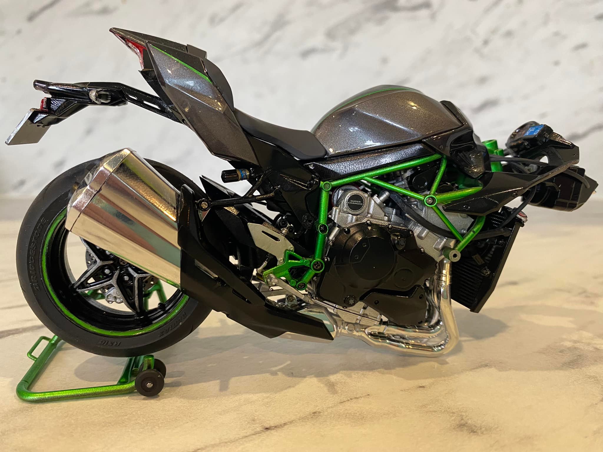 Kawasaki model kit build with painted wheels