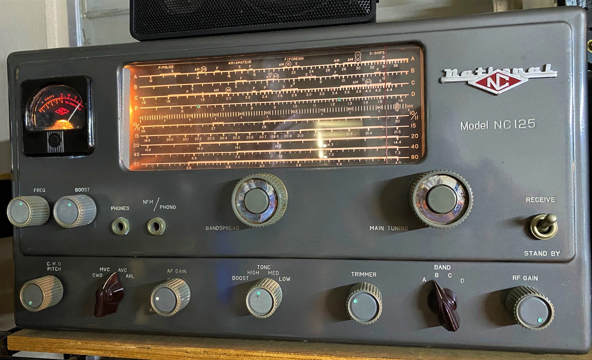 Radio NATIONAL . Modelo RF- 818 JB. 3 bandas FM-MW-SW. Super