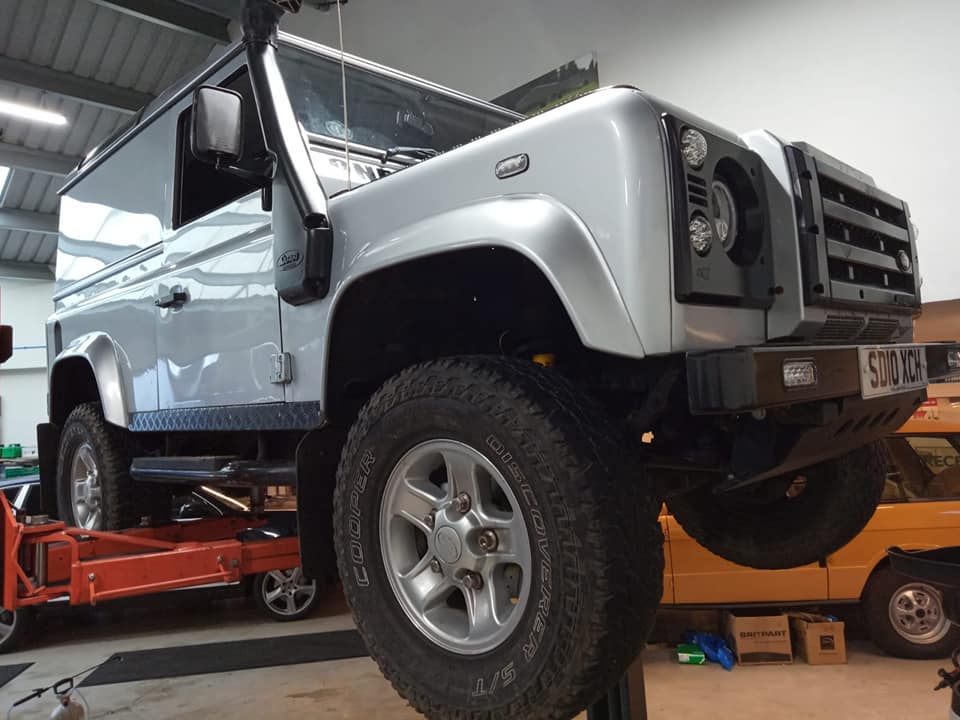 CSG AUTOMOTIVE - Land Rover Defender 90 in for full brake replacement ...