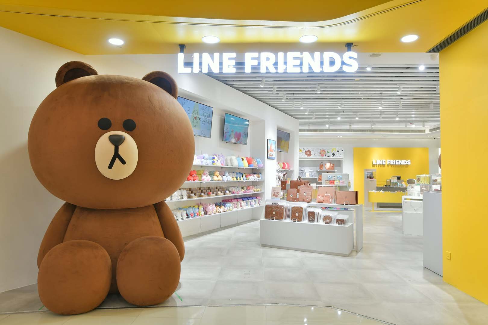 全港唯一「MEGA BROWN」打卡點登陸apm LINE... - 和生設計 Woo Sang Design