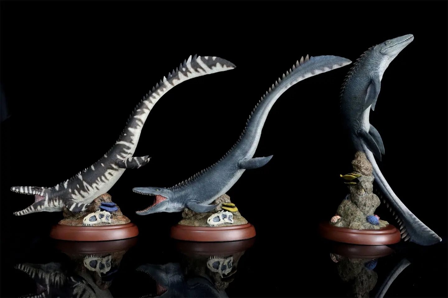 Nanmu Mosasaurus 2.0 Lord of Abyss figure in stock