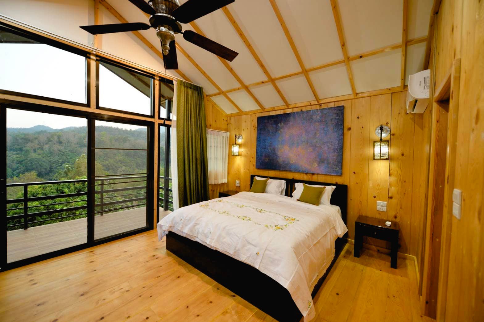 ห้องพักของ Hug Home Valley... - Hug Home Valley เชียงดาว | Facebook