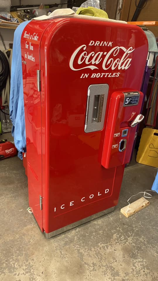 Pop Machine Shop / Vintage Soda Machine Restoration | Rice Lake WI