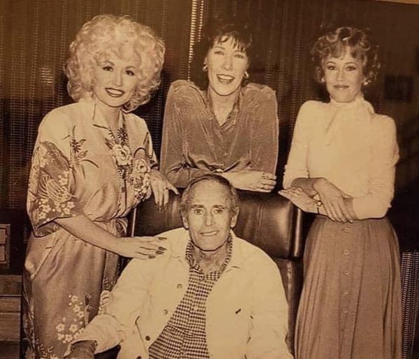 Charles - Henry Fonda visits daughter Jane and her co-stars Dolly ...