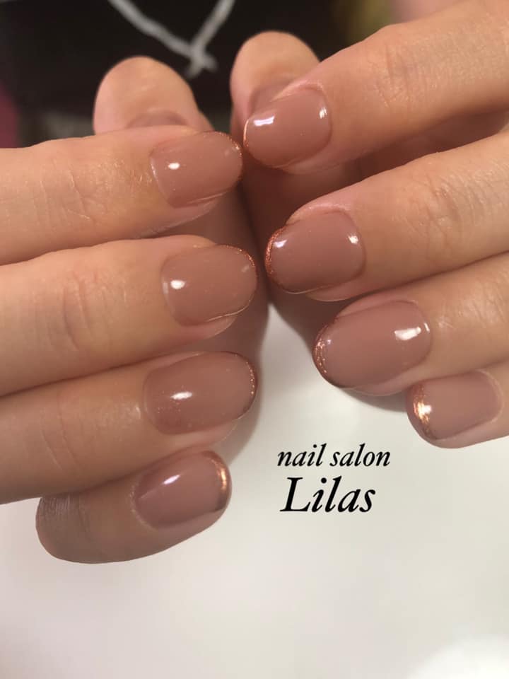 Lilas ネイルサロン リラ 先端ピンクミラーフレンチネイル 可愛いオシャレママがさらに可愛くなりました フレンチネイル ミラーネイル ショートネイル 松江ネイル 川津ネイル 松江プライベートサロン プライベートサロン ネイルサロンリラ ネイル