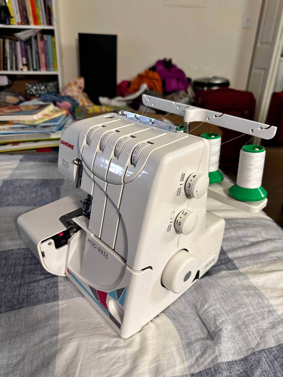 SINGER ULTRALOCK SERGER 4 THREAD SPOOL DIFFERENTIAL FEED 14SH654 with ...